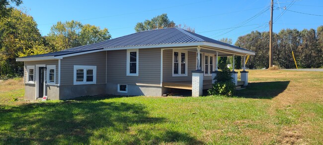 201 Perkins Rd SE in Valdese, NC - Building Photo - Building Photo