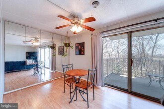 2612 Fort Farnsworth Rd in Alexandria, VA - Building Photo - Building Photo