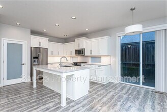 13227 SW Maxfield Ln in King City, OR - Building Photo - Building Photo