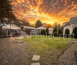 Spacious 3-Bedroom Home with Finished Basement & Fenced Yard in Walla Walla, WA - Building Photo - Building Photo