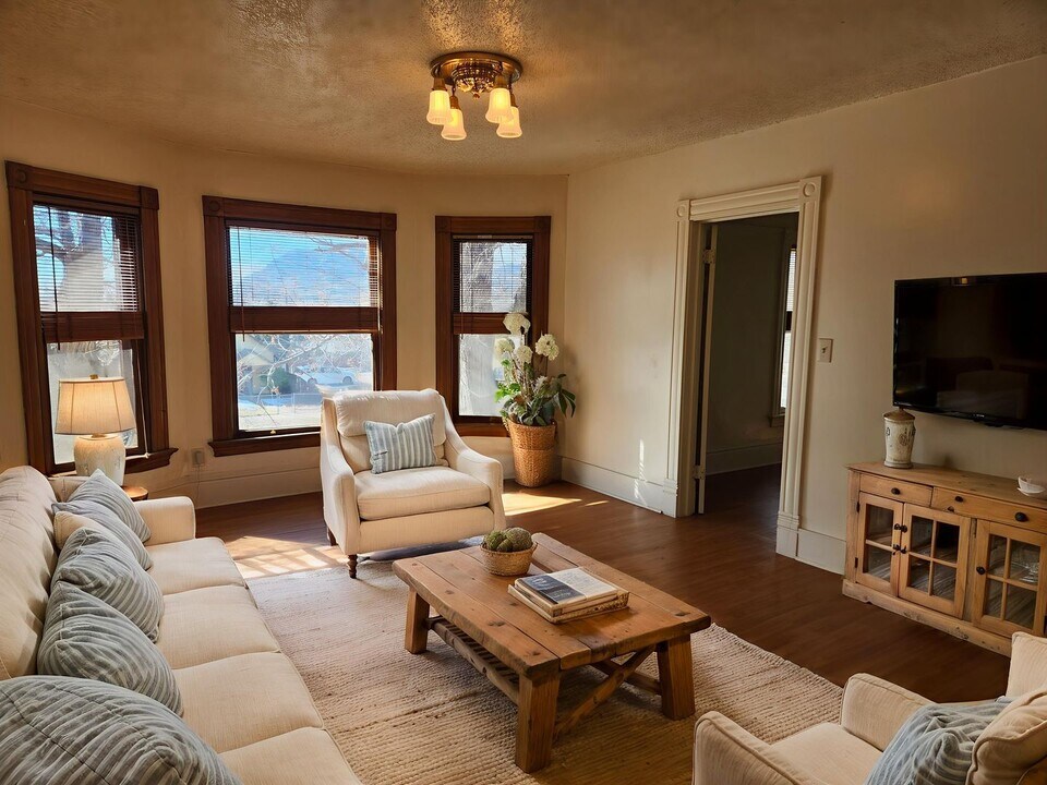 716 E Boulder St in Colorado Springs, CO - Building Photo