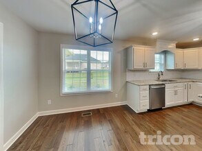 424 Mya Marie Dr in Gallatin, TN - Building Photo - Building Photo