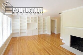 124 Hilldale Dr in San Anselmo, CA - Foto de edificio - Building Photo