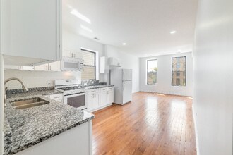 914 W 19th St, Unit 2 in Chicago, IL - Building Photo - Building Photo