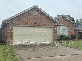 13820 Oakmond Rd in Edmond, OK - Building Photo