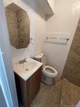 511 NW 133rd St-Unit -3 in North Miami, FL - Foto de edificio - Building Photo