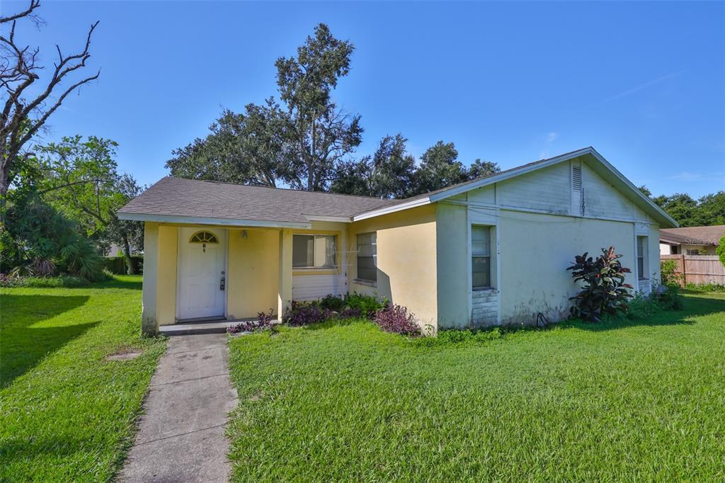 11507 Valencia Dr in Seffner, FL - Building Photo