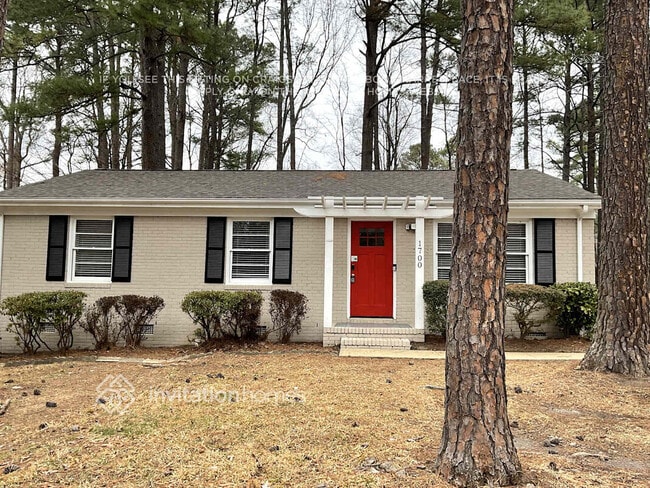 property at 1700 Woodland Rd