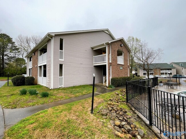 property at 6634 Willow Pointe Dr NW