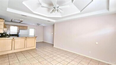 621 S Pebble Creek, Unit 2 in Edinburg, TX - Foto de edificio - Building Photo