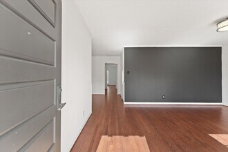 4414 Gardendale Dr in Houston, TX - Foto de edificio - Building Photo