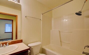 3909 152nd Pl SE in Bothell, WA - Building Photo - Building Photo