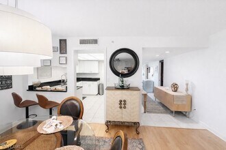 6040 Pelican Bay Blvd in Naples, FL - Building Photo - Building Photo