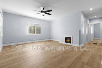 8073 Lemon Ave in La Mesa, CA - Foto de edificio - Building Photo
