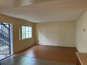 5660 Lauretta St, Unit 2 in San Diego, CA - Building Photo - Building Photo