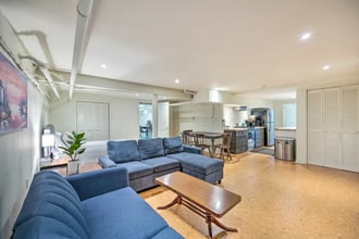 3301 W Franklin St, Unit Garden Studio in Richmond, VA - Building Photo - Building Photo