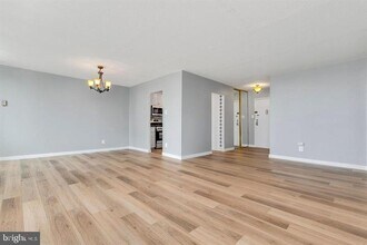 11801 Rockville Pike in North Bethesda, MD - Building Photo - Building Photo