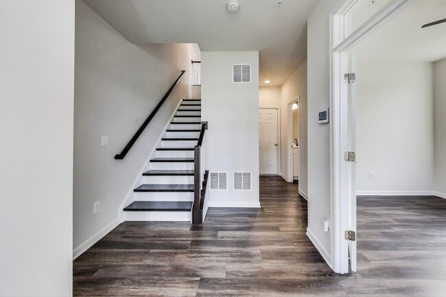 2530 Lanham Hill Cir in Upper Marlboro, MD - Building Photo - Building Photo