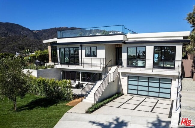 286 Quadro Vecchio Dr in Los Angeles, CA - Building Photo - Building Photo
