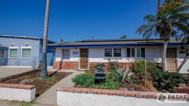 4806 Muir Ave in San Diego, CA - Building Photo - Building Photo