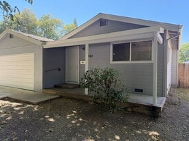 1321 Chestnut Ln in Davis, CA - Building Photo