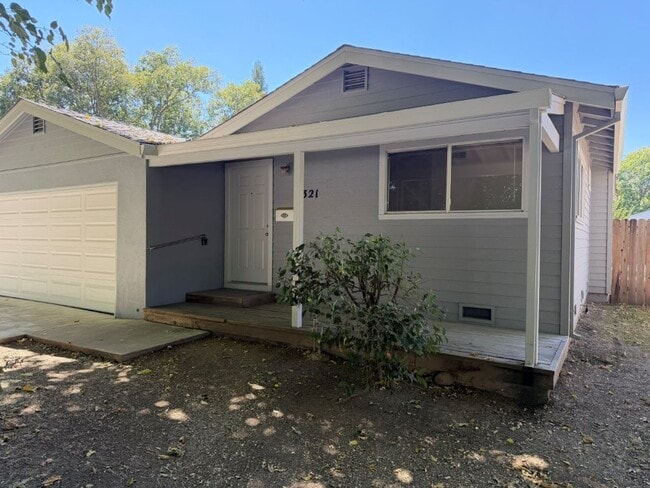 property at 1321 Chestnut Ln
