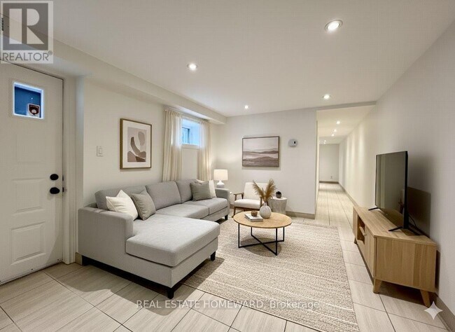 220 Pape Ave in Toronto, ON - Building Photo - Building Photo