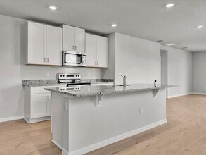 176 Whiteland Bnd in Nokomis, FL - Building Photo - Building Photo