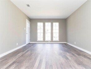 800 Sahara Ave in Austin, TX - Building Photo - Building Photo