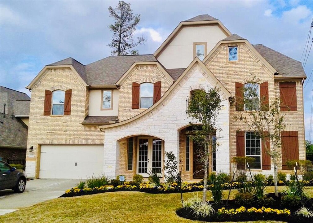 2 Caprice Bend Pl in Tomball, TX - Building Photo