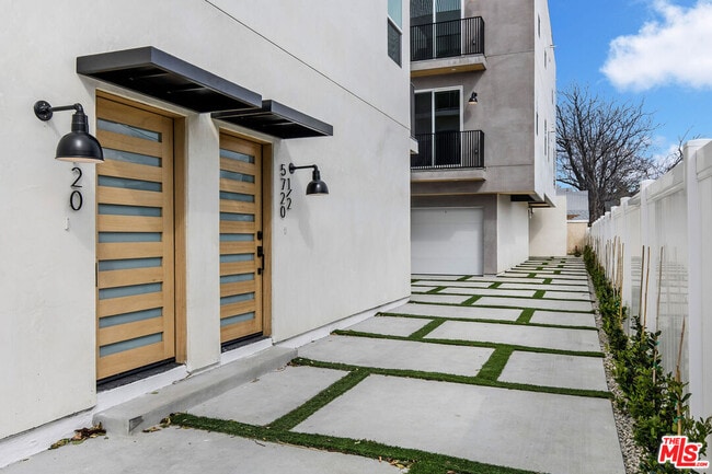 property at 5722 Fulcher Ave