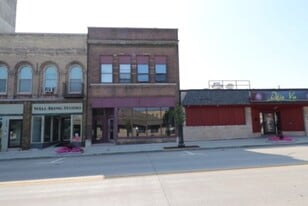 212 N 8th St in Manitowoc, WI - Building Photo