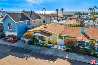 1133 Manhattan Ave in Hermosa Beach, CA - Building Photo - Building Photo