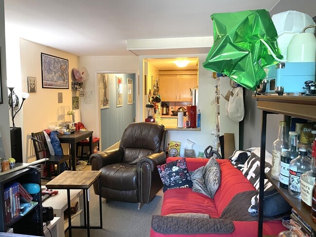 41 Garrison Rd, Unit #1 in Brookline, MA - Building Photo - Building Photo