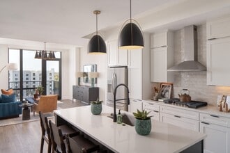 Oro Ballantyne in Charlotte, NC - Building Photo - Building Photo