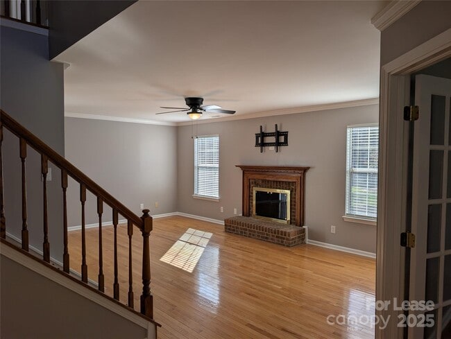 160 Stone Ridge Ln in Mooresville, NC - Foto de edificio - Building Photo