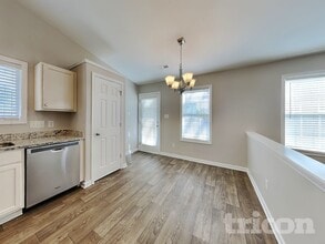 4991 Astonshire Ln in Concord, NC - Foto de edificio - Building Photo