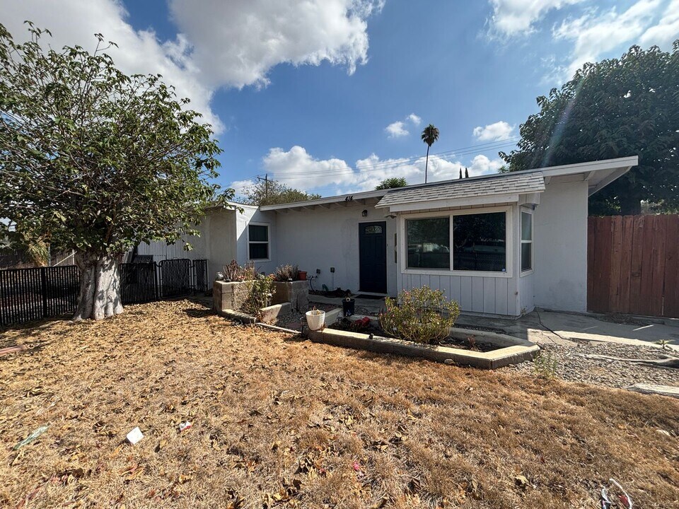 414 Iowa Ave in Riverside, CA - Building Photo