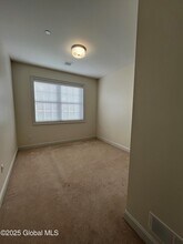 233 Lake Ave in Saratoga Springs, NY - Building Photo - Building Photo