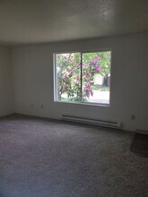 740 Manor Way in Lebanon, OR - Building Photo - Building Photo