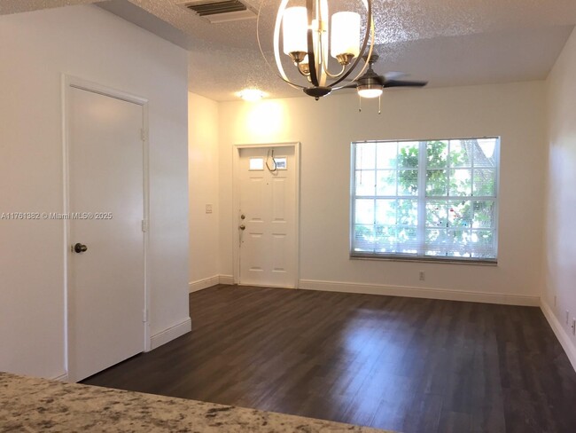 7926 Sanibel Dr in Tamarac, FL - Building Photo - Building Photo