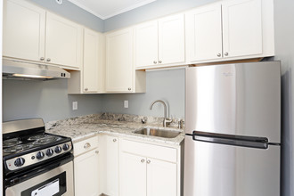 Bryn Mawr Apartments in Des Moines, IA - Building Photo - Interior Photo