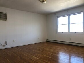 659 Gramatan Ave, Unit 3# in Mount Vernon, NY - Building Photo - Building Photo