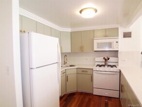 777 N MacQuesten Pkwy in Mount Vernon, NY - Building Photo - Building Photo