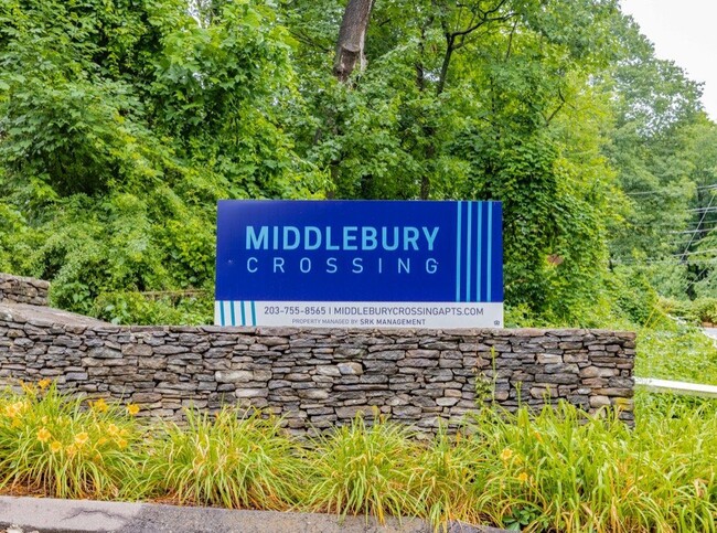 Middlebury Crossing Apartments in Waterbury, CT - Foto de edificio - Building Photo