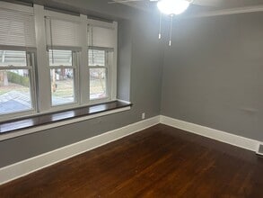 3720 Hazelhurst Ave in Toledo, OH - Building Photo - Building Photo