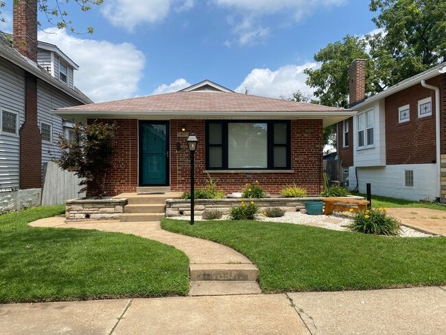 property at 5423 Murdoch Ave