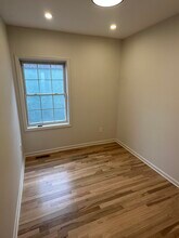 10 Henry St, Unit Lower in Greenwich, CT - Building Photo - Building Photo