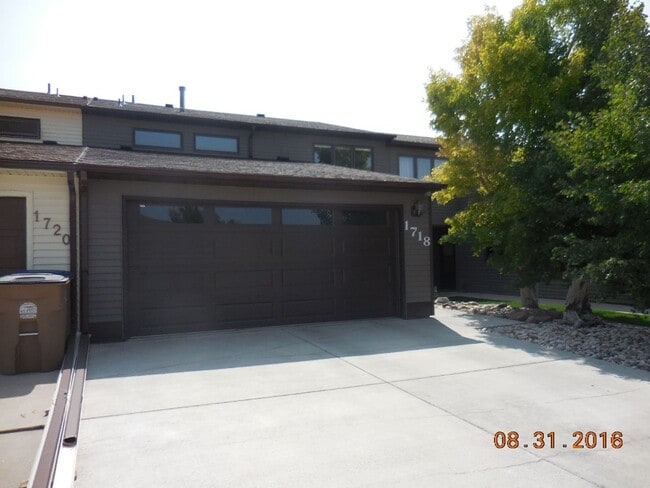 property at 1718 Palmer Dr