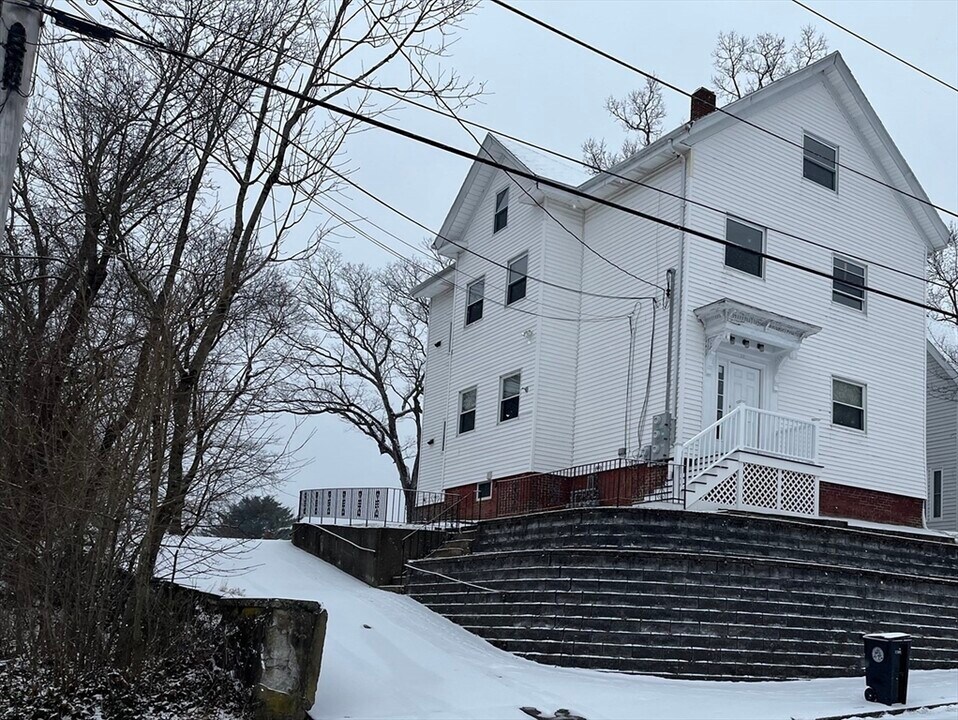 68 Leonard St-Unit -2 in North Attleboro, MA - Building Photo